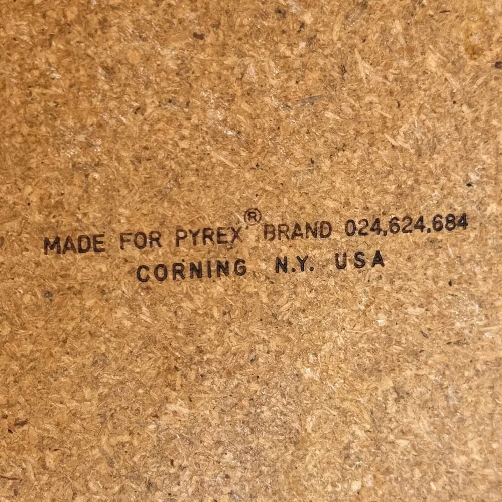 Vintage Pyrex Woven Wood Round Basket Carrier Corning NY USA 024,624,684